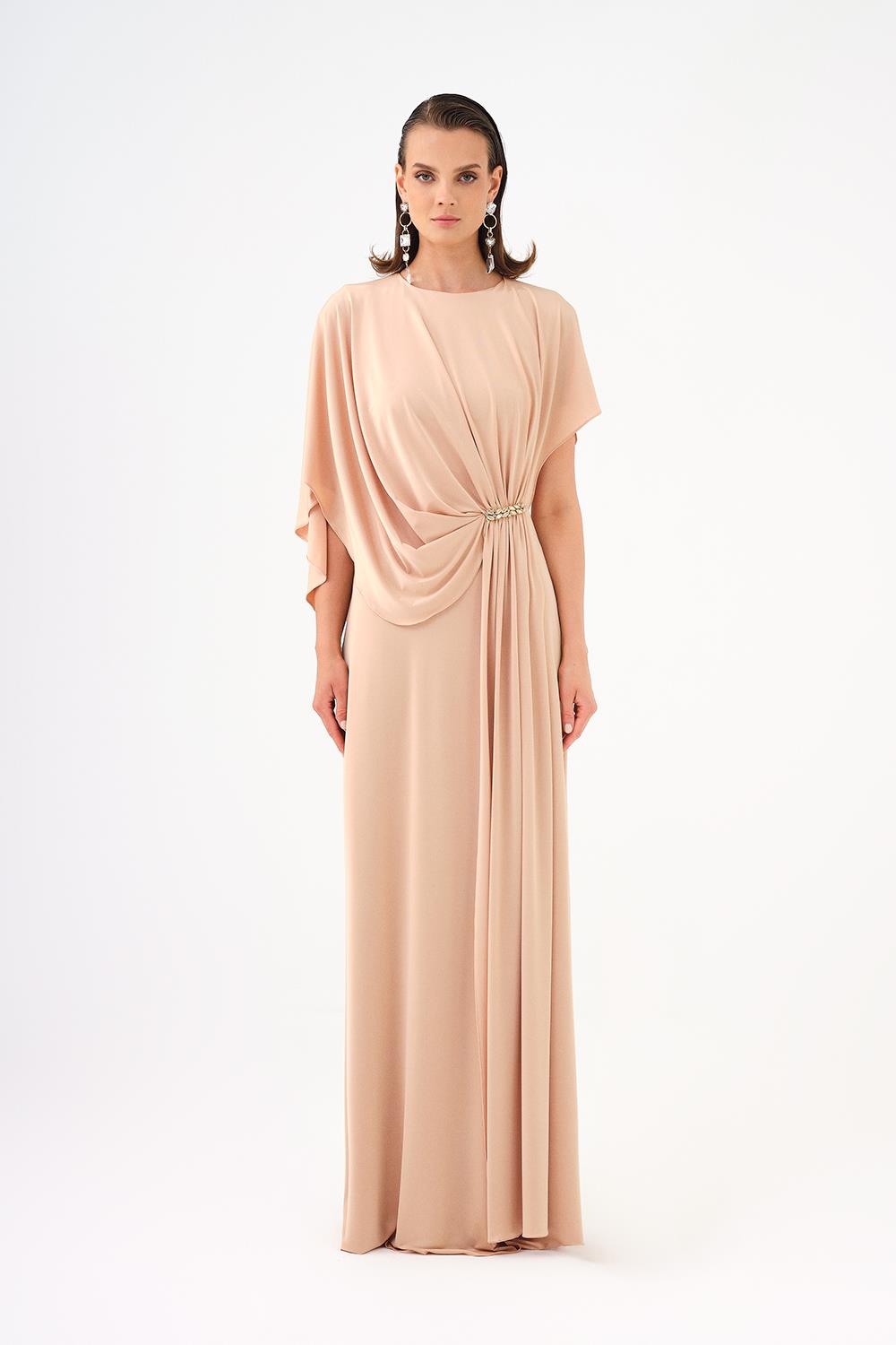 Taş İşleme Detaylı Yarım Kol Drapeli Uzun Abiye Elbise GOLD